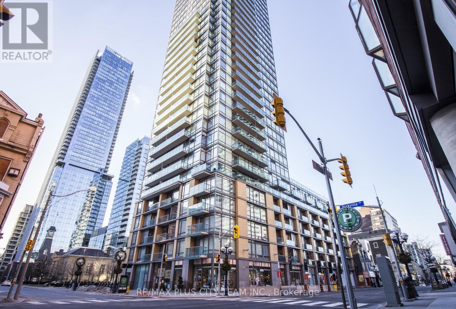 605 - 18 YORKVILLE AVENUE, Toronto, Ontario