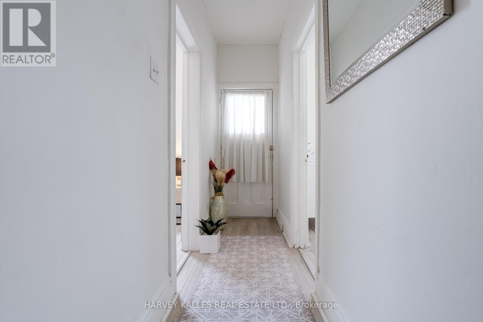 229 Gamble Avenue, Toronto, Ontario  M4J 2P4 - Photo 5 - E12169900