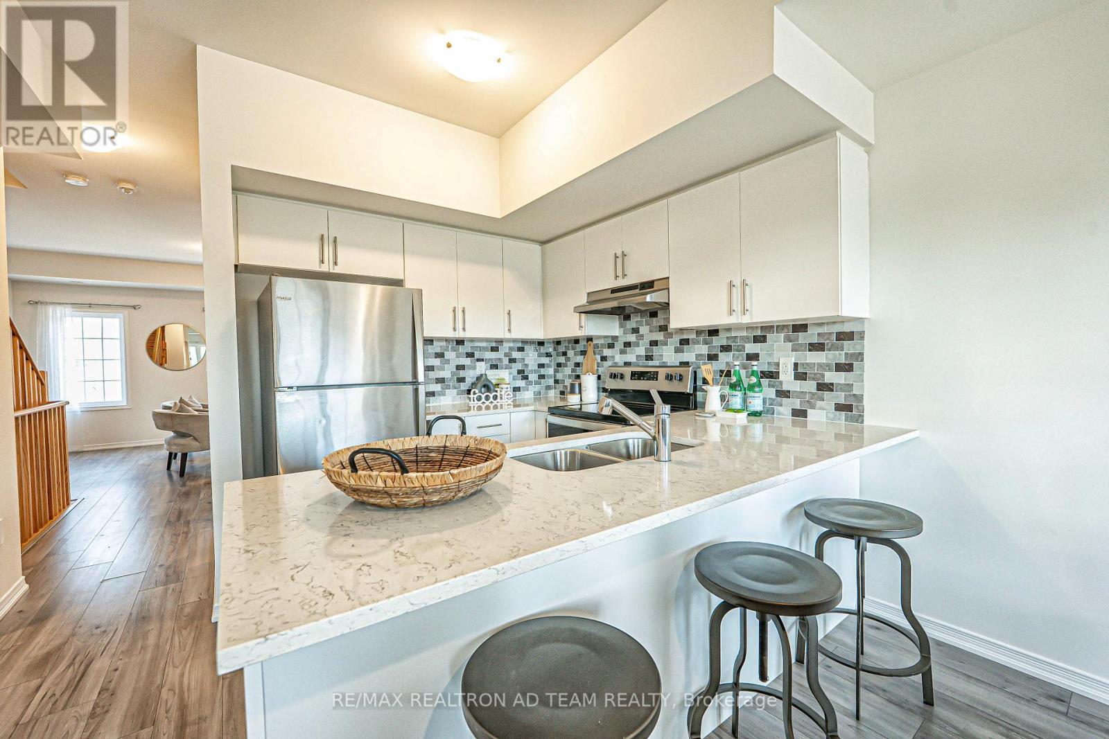 205 Royal Northern Path, Oshawa, Ontario  L1L 0R6 - Photo 12 - E12169919