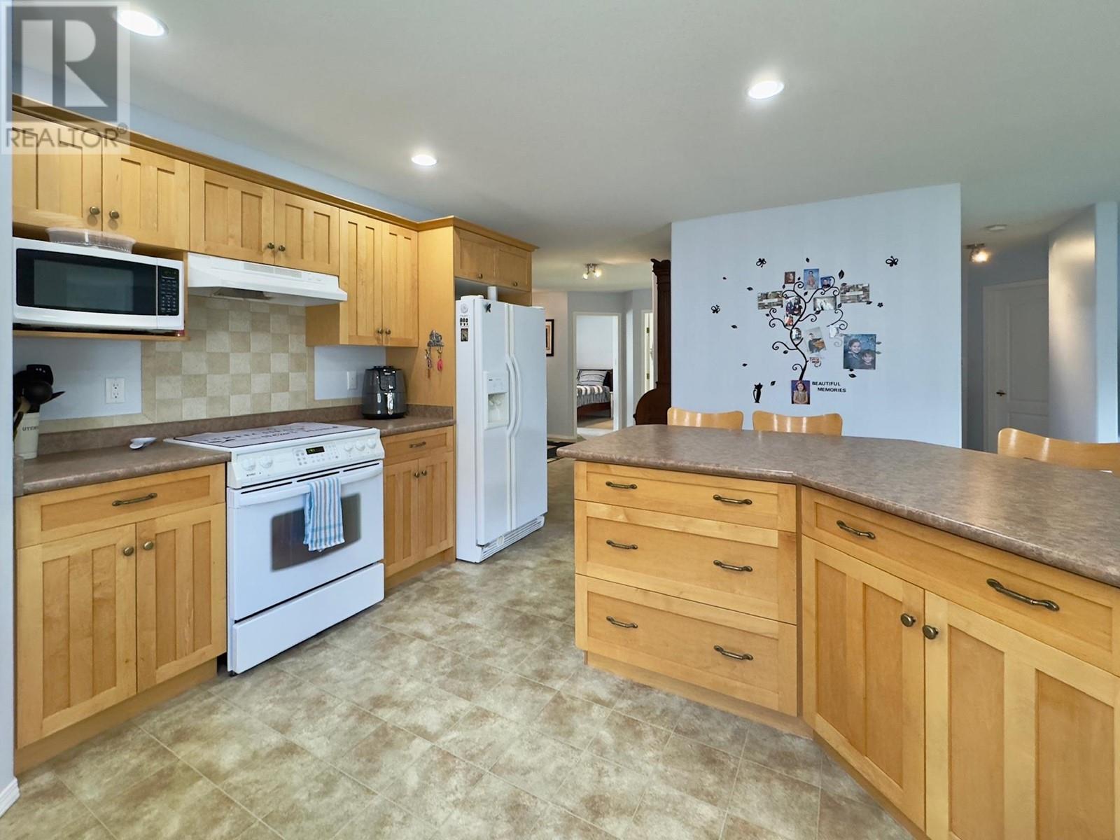 556 Red Wing Drive, Penticton, British Columbia  V2A 8K6 - Photo 11 - 10347866