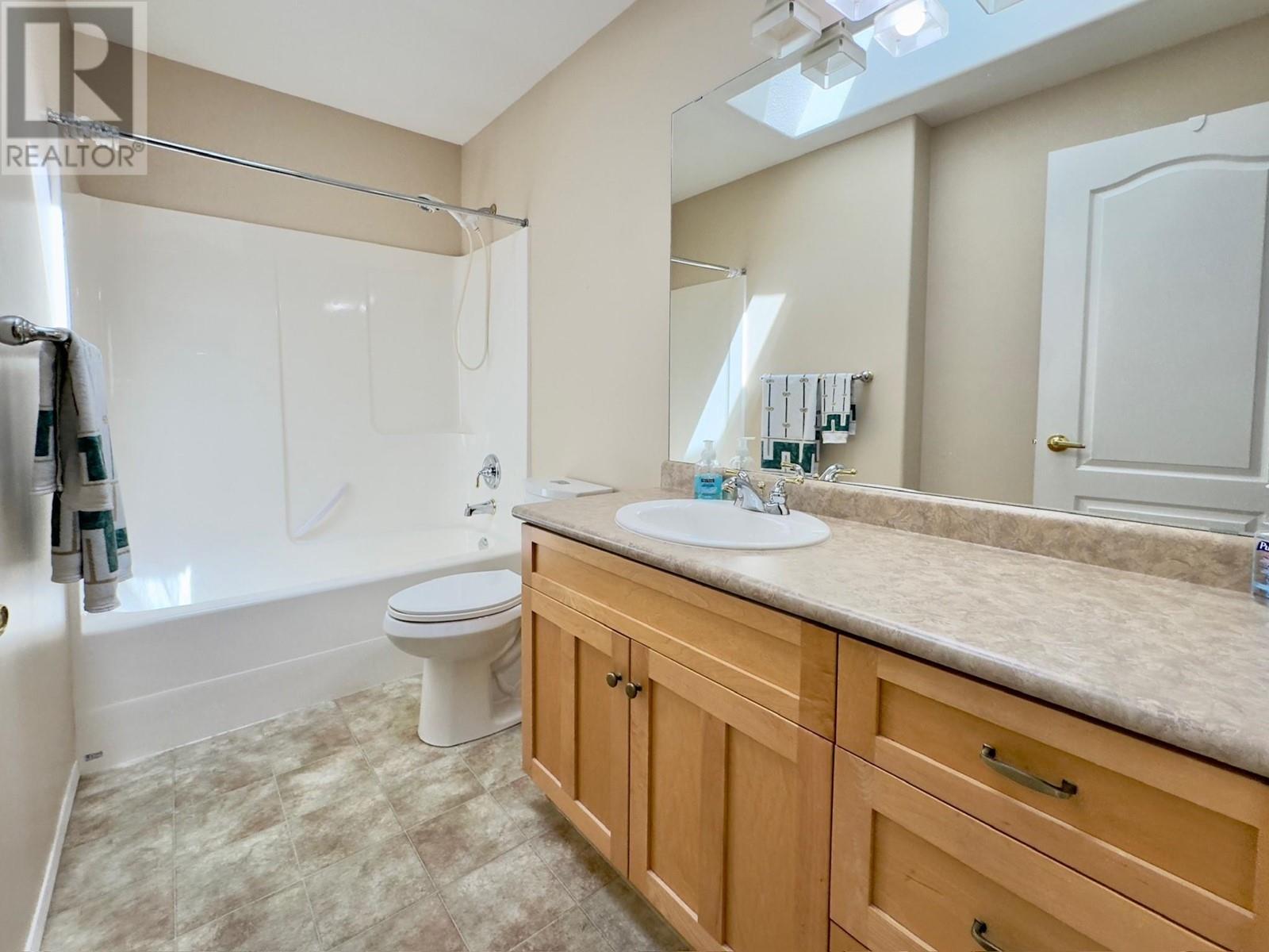 556 Red Wing Drive, Penticton, British Columbia  V2A 8K6 - Photo 5 - 10347866