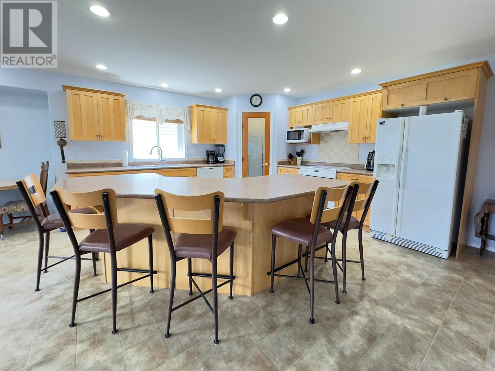 556 Red Wing Drive, Penticton, British Columbia  V2A 8K6 - Photo 8 - 10347866