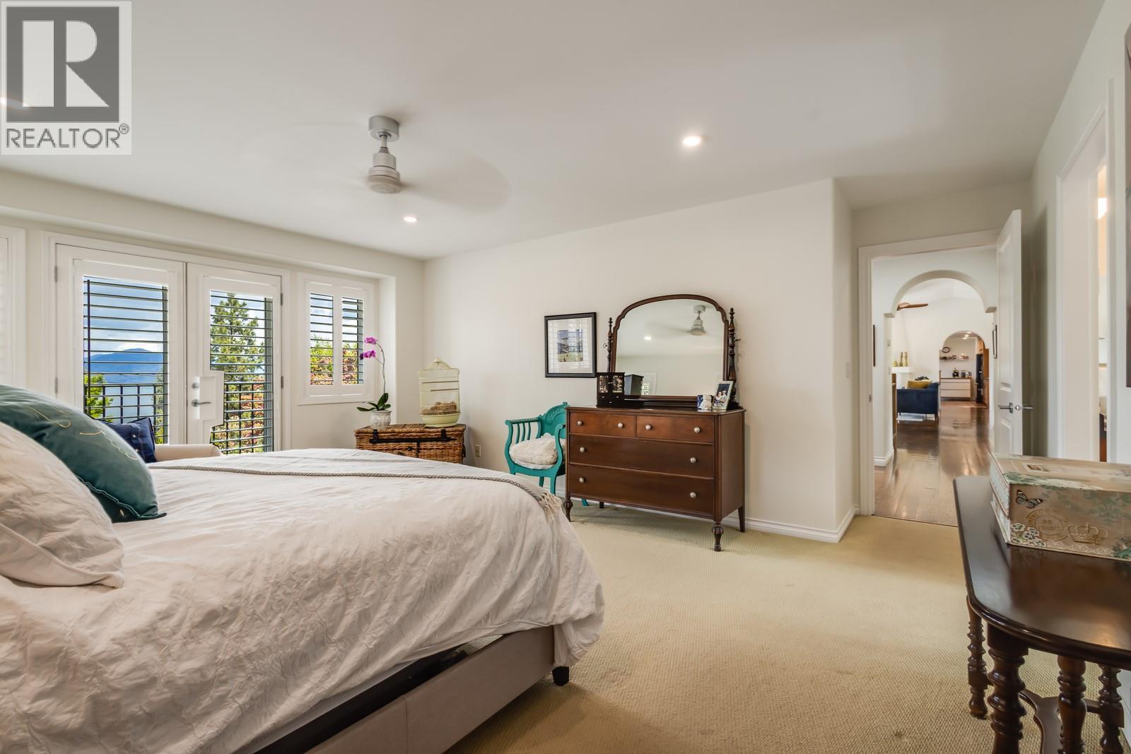 Property at 471 Okaview Road image 4