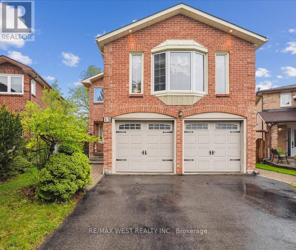 15 VERSAILLES COURT, Richmond Hill, Ontario
