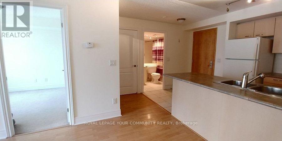 525 - 62 Suncrest Boulevard S, Markham, Ontario  L3T 7Y6 - Photo 4 - N12169844