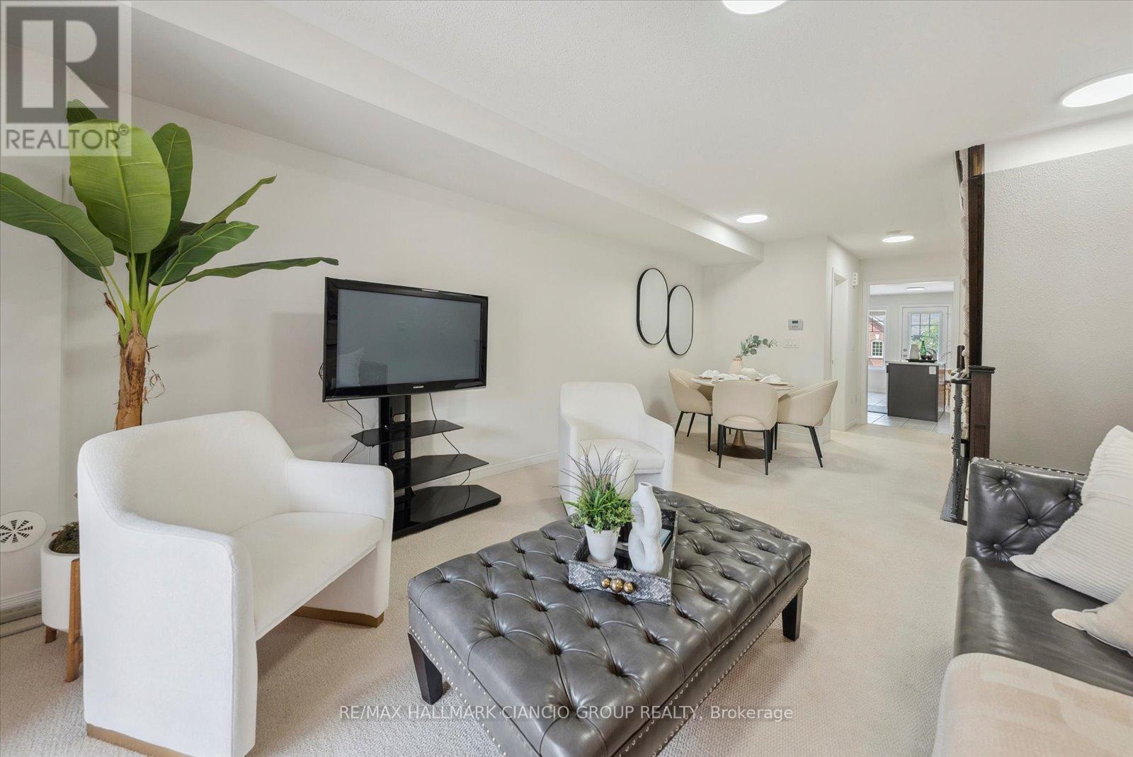 17 Valliere Drive, Markham, Ontario  L6C 0M7 - Photo 13 - N12169887