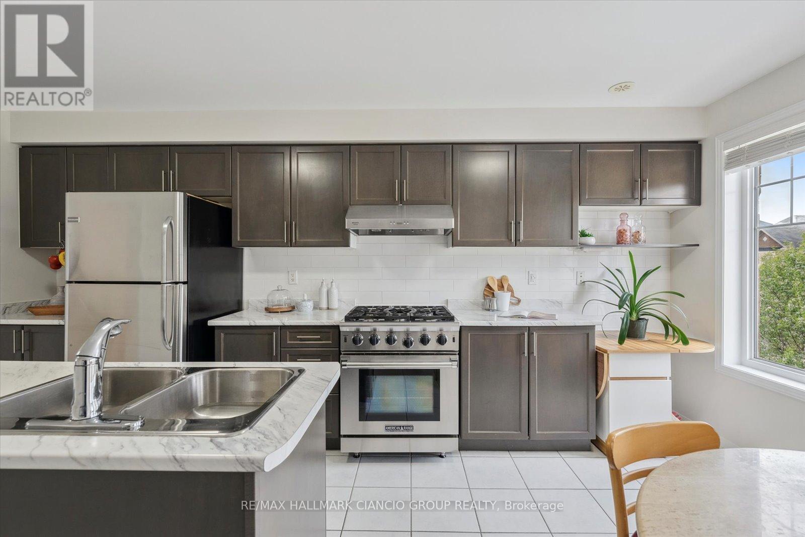 17 Valliere Drive, Markham, Ontario  L6C 0M7 - Photo 18 - N12169887