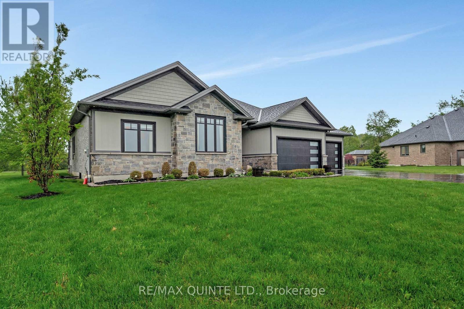 39 Woodland Trail, Prince Edward County, Ontario  K8N 4Z1 - Photo 3 - X12169988