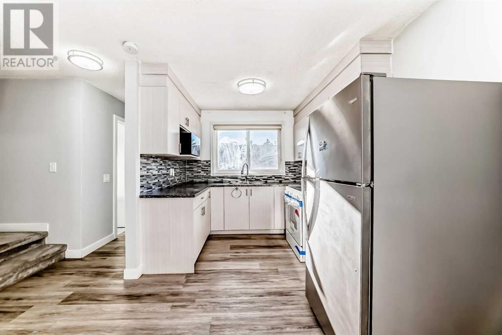 Property at 116 Whitehill Place NE image 4