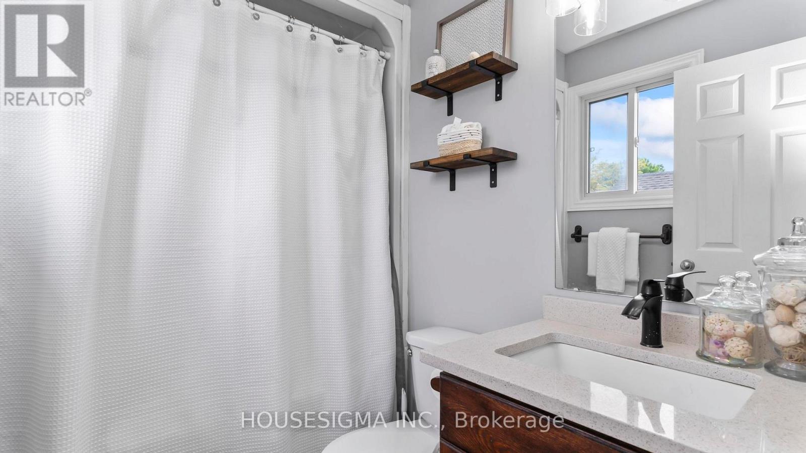 Photo 23 of 42 for 21 Goldenrod Court