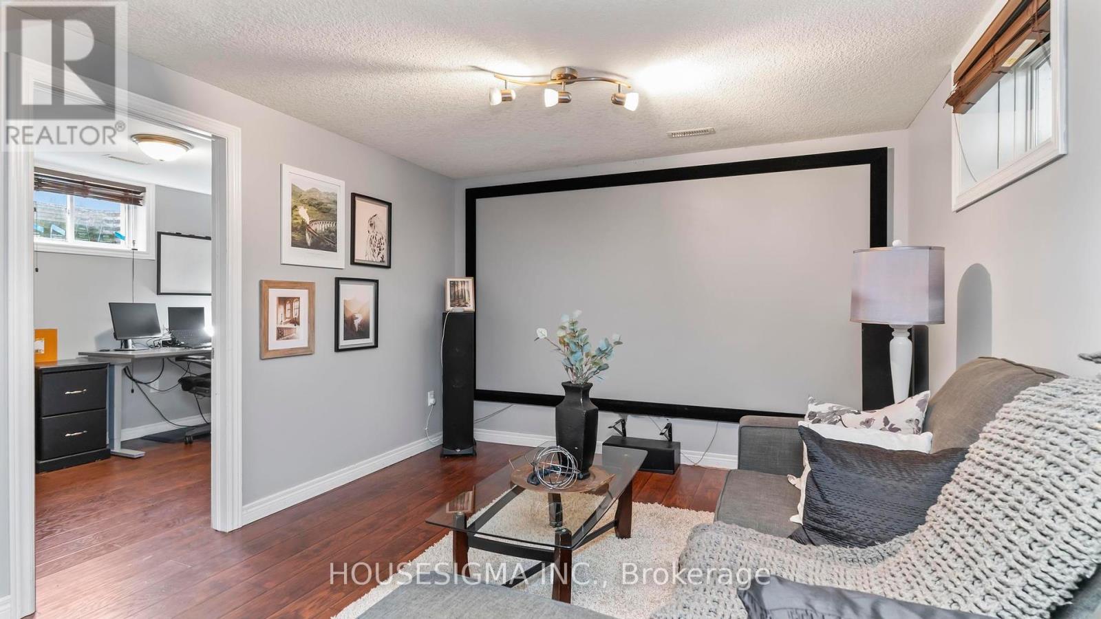 Photo 32 of 42 for 21 Goldenrod Court
