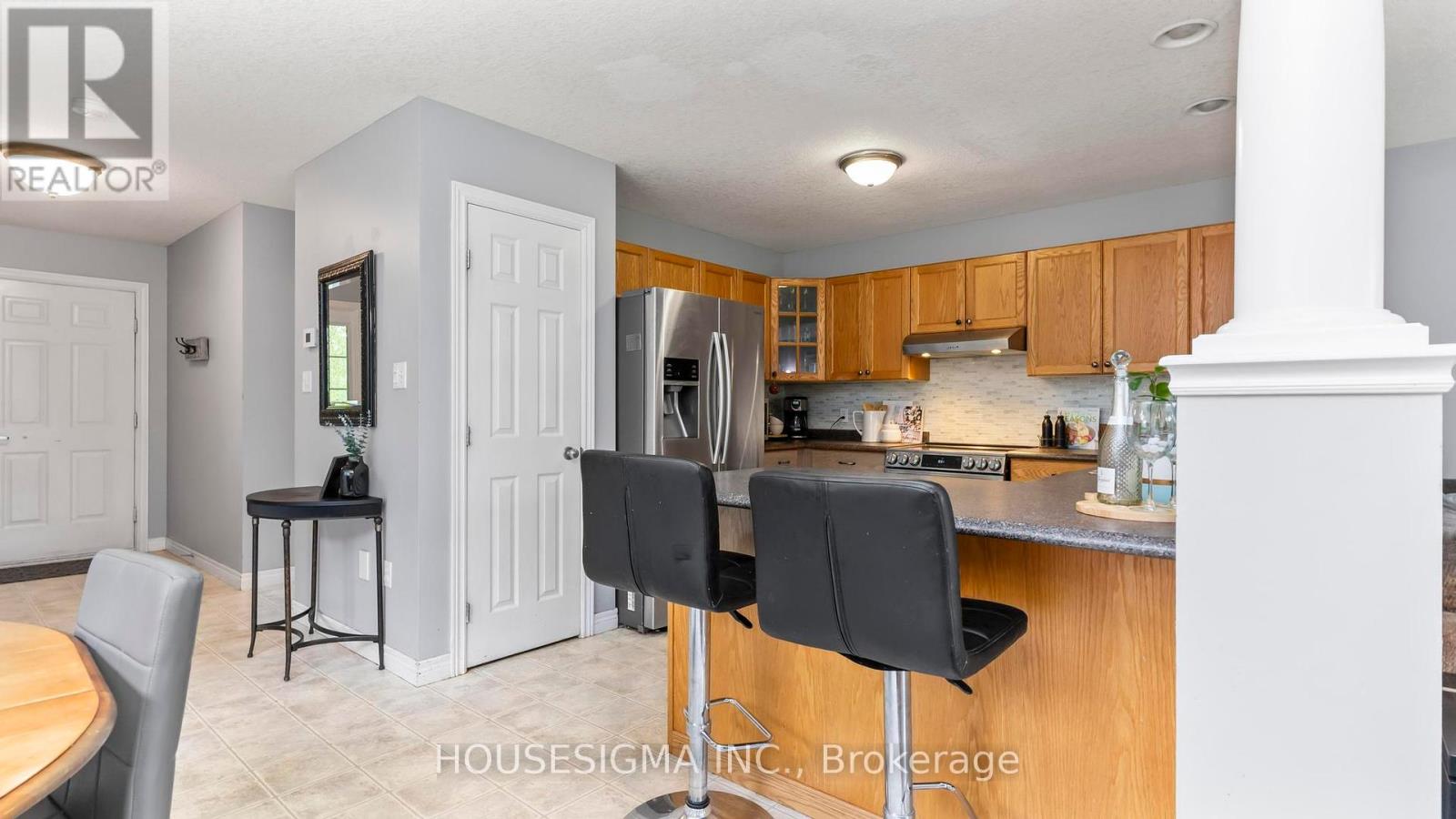 Photo 9 of 42 for 21 Goldenrod Court