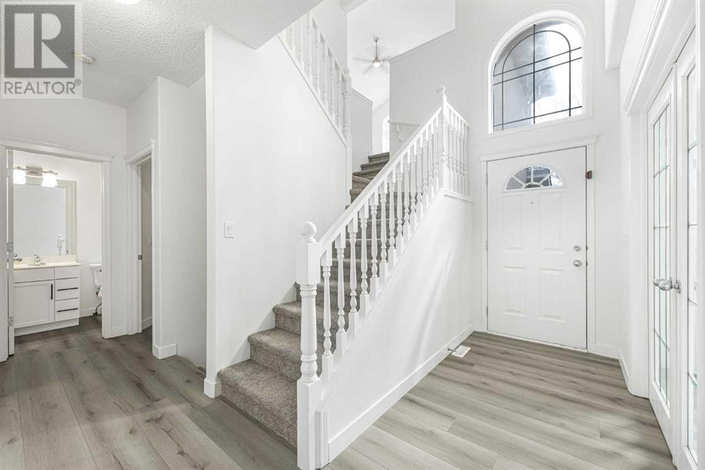 53 Strathlea Grove Sw, Calgary, Alberta  T3H 5C5 - Photo 16 - A2213324
