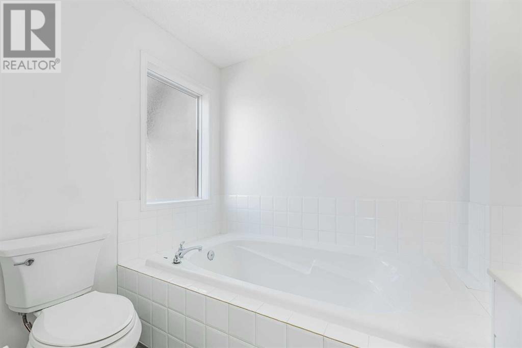53 Strathlea Grove Sw, Calgary, Alberta  T3H 5C5 - Photo 23 - A2213324
