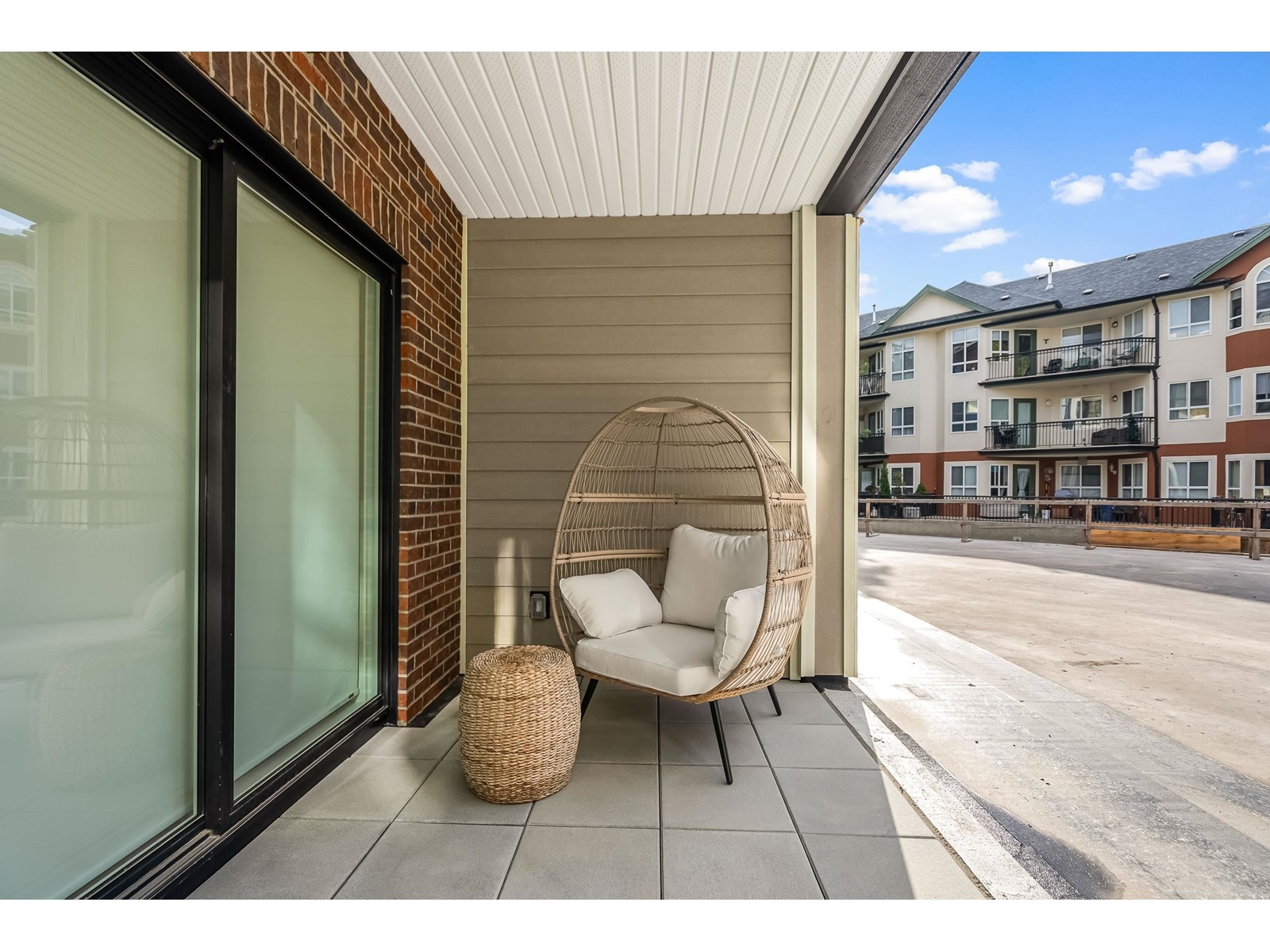 319 8497 YOUNG ROAD|Chilliwack Proper South, Chilliwack real estate listing R3006353 for sale