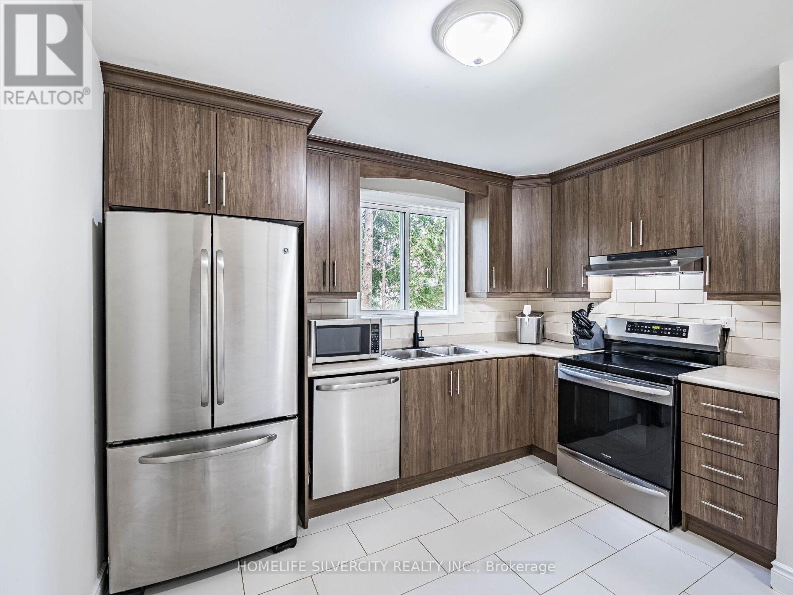 53 Charters Road W, Brampton, Ontario  L6V 2S7 - Photo 10 - W12169819