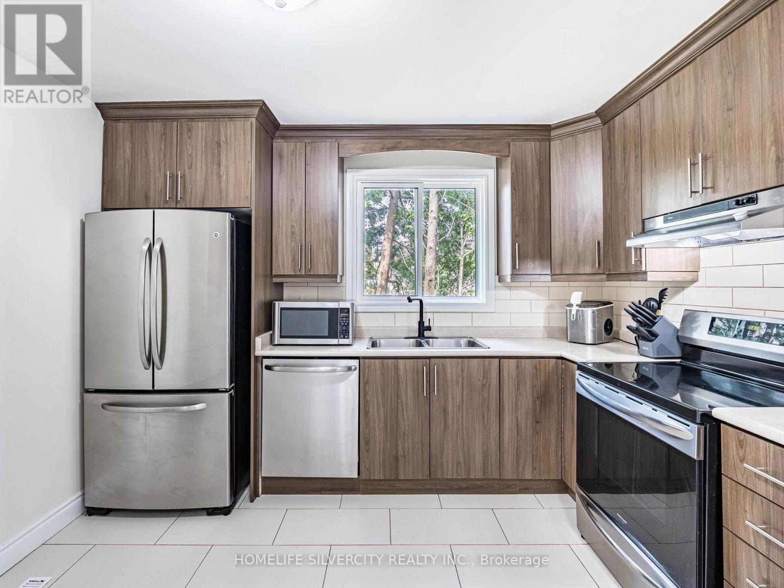 53 Charters Road W, Brampton, Ontario  L6V 2S7 - Photo 11 - W12169819