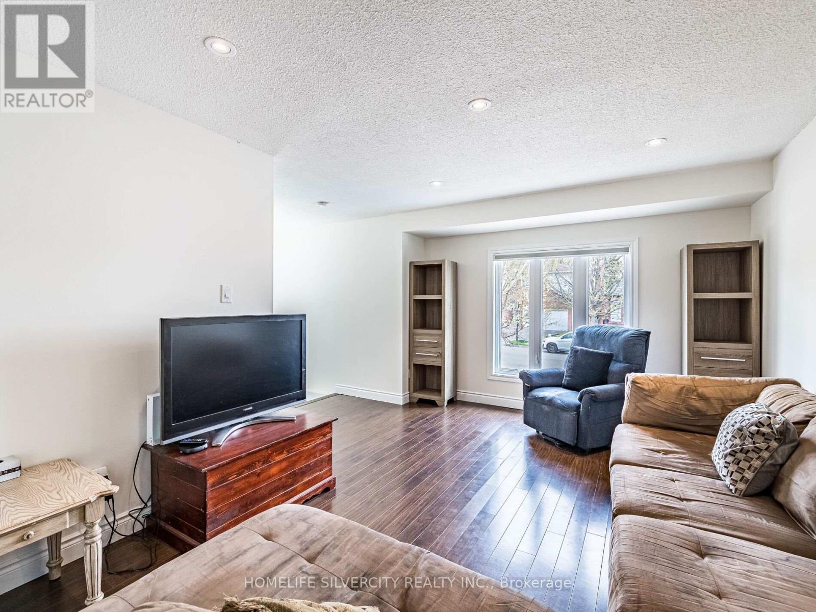 53 Charters Road W, Brampton, Ontario  L6V 2S7 - Photo 17 - W12169819