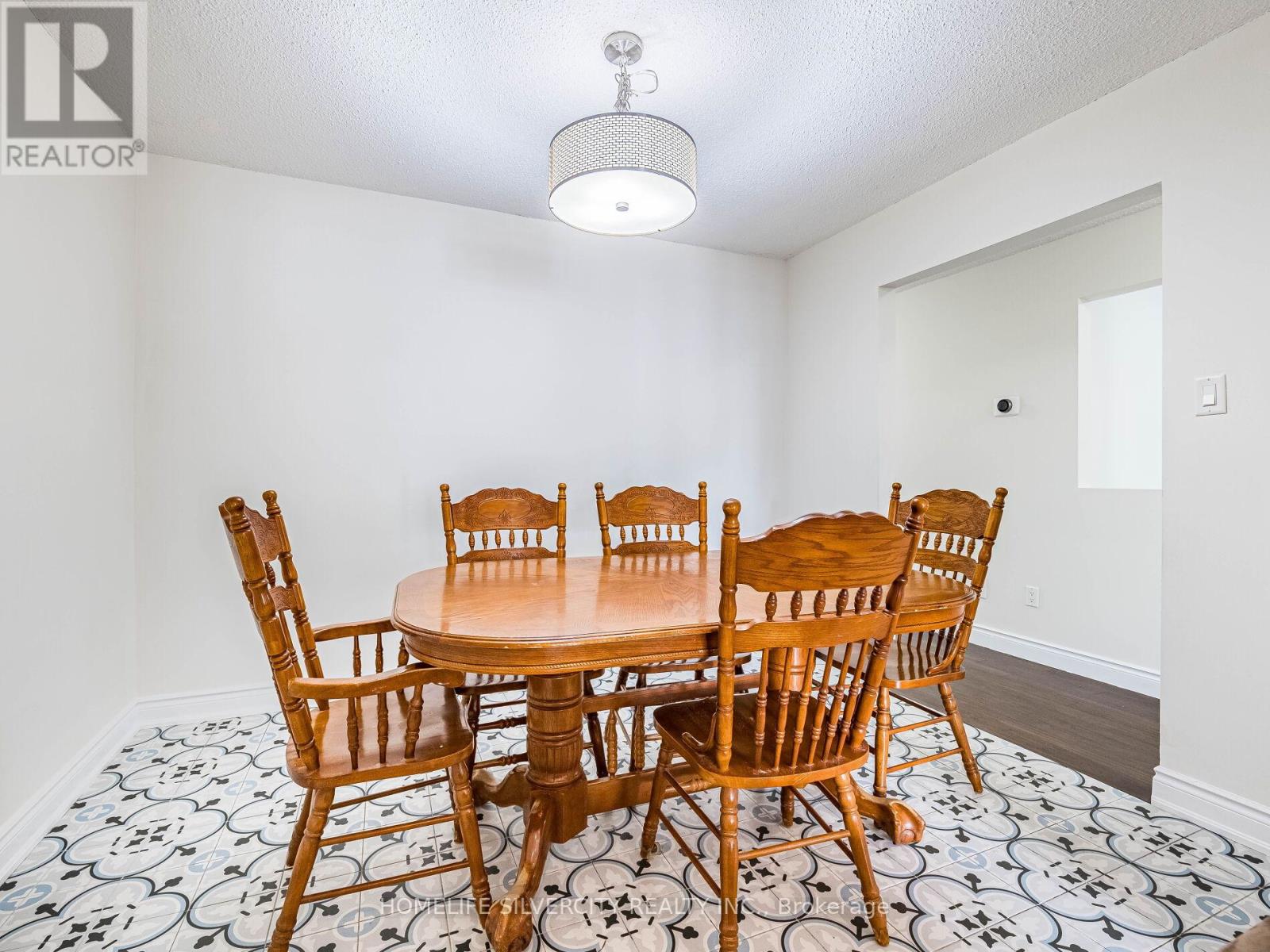 53 Charters Road W, Brampton, Ontario  L6V 2S7 - Photo 18 - W12169819