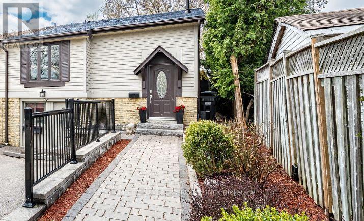 53 Charters Road W, Brampton, Ontario  L6V 2S7 - Photo 2 - W12169819
