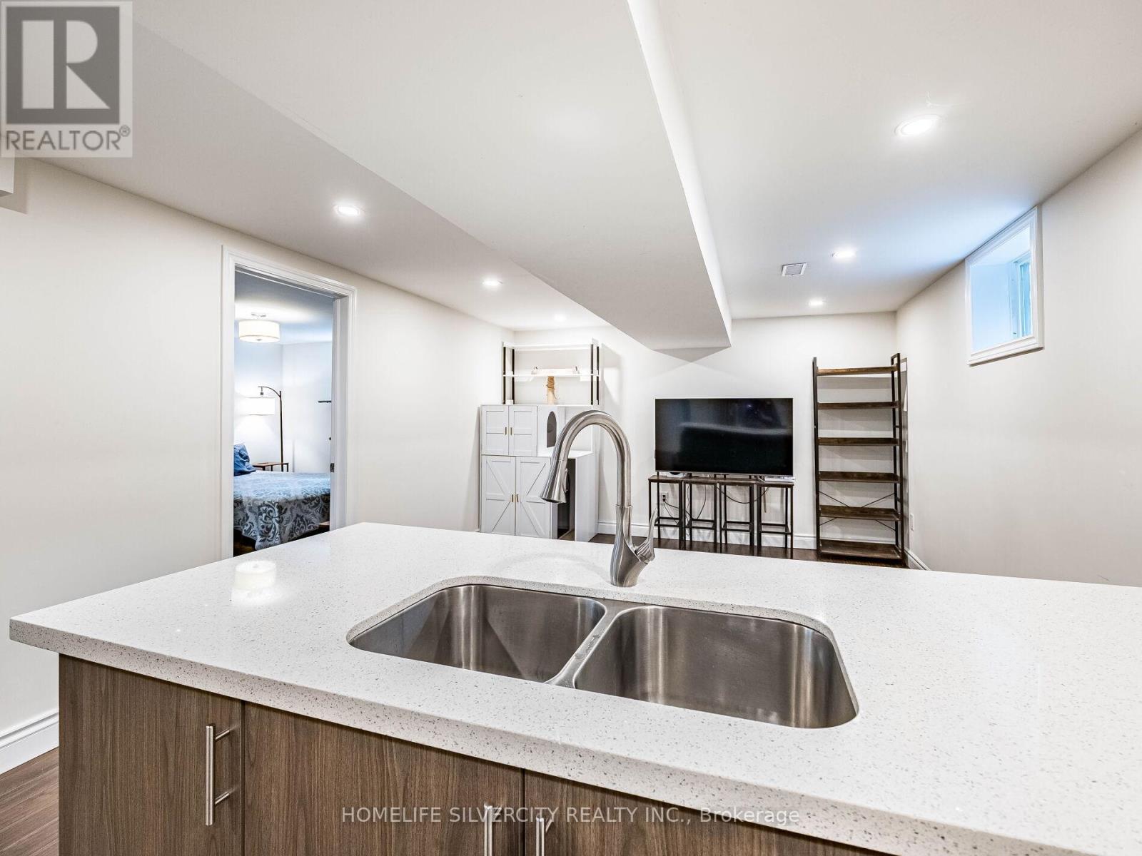 53 Charters Road W, Brampton, Ontario  L6V 2S7 - Photo 37 - W12169819