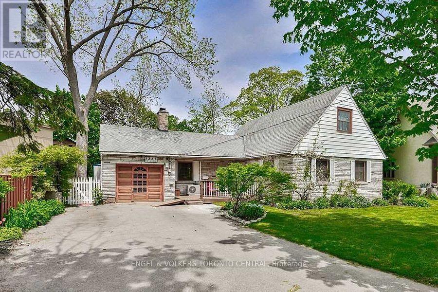 1327 MINEOLA GARDENS, Mississauga, Ontario