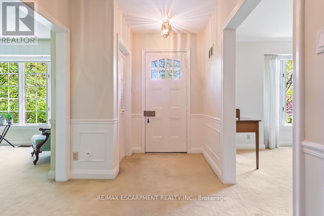 Property at 1735 SUNNINGDALE BEND image 4