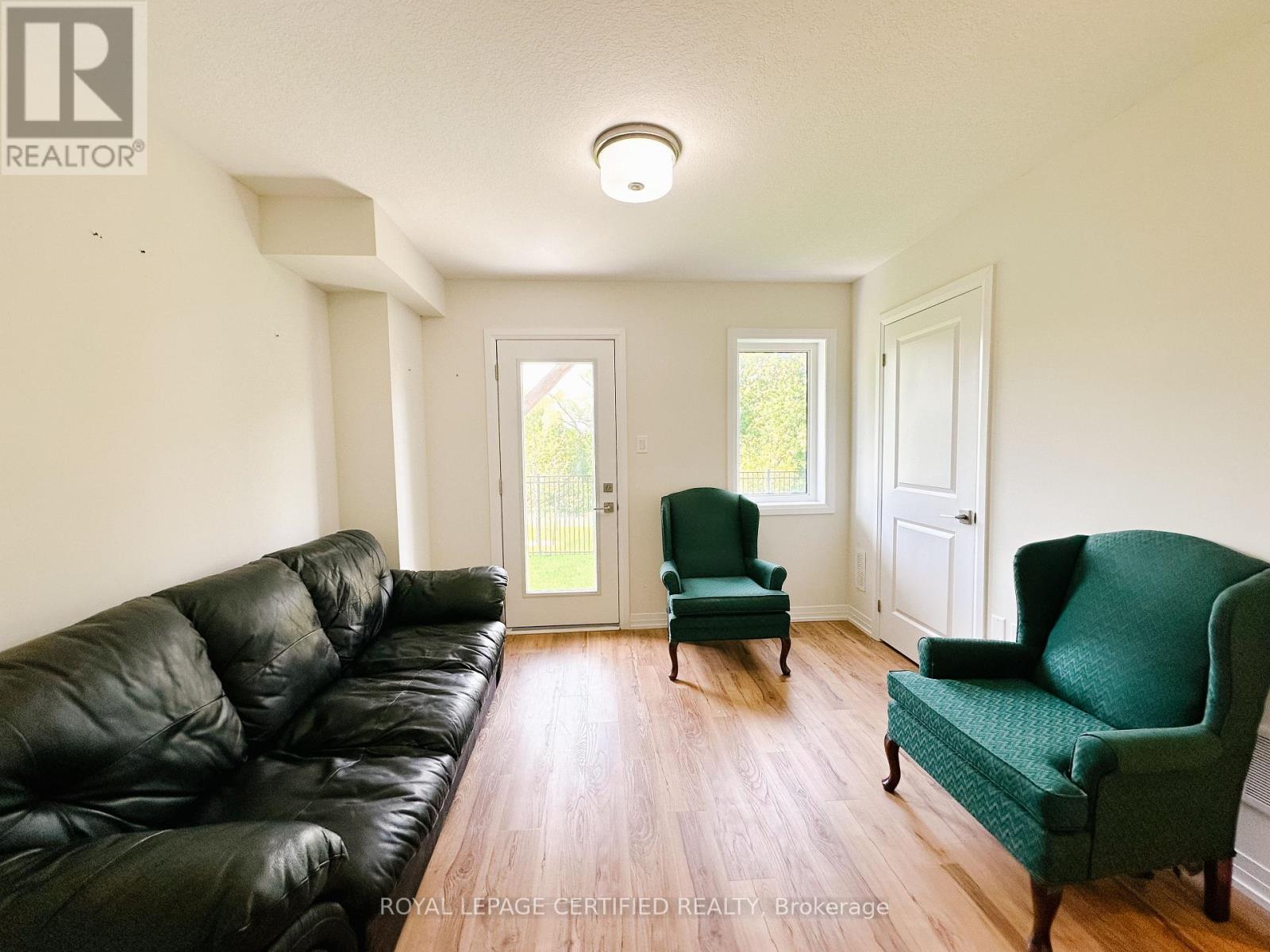 68 Fieldridge Crescent, Brampton, Ontario  L6R 4G6 - Photo 8 - W12169865