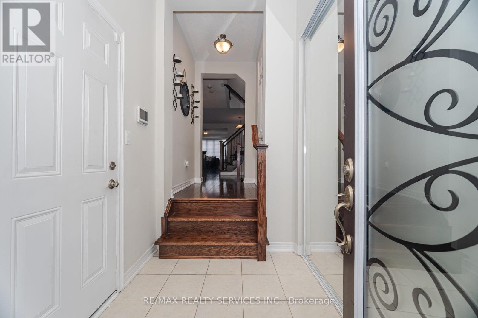 42 Abigail Crescent, Caledon, Ontario  L7L 2J3 - Photo 5 - W12169920