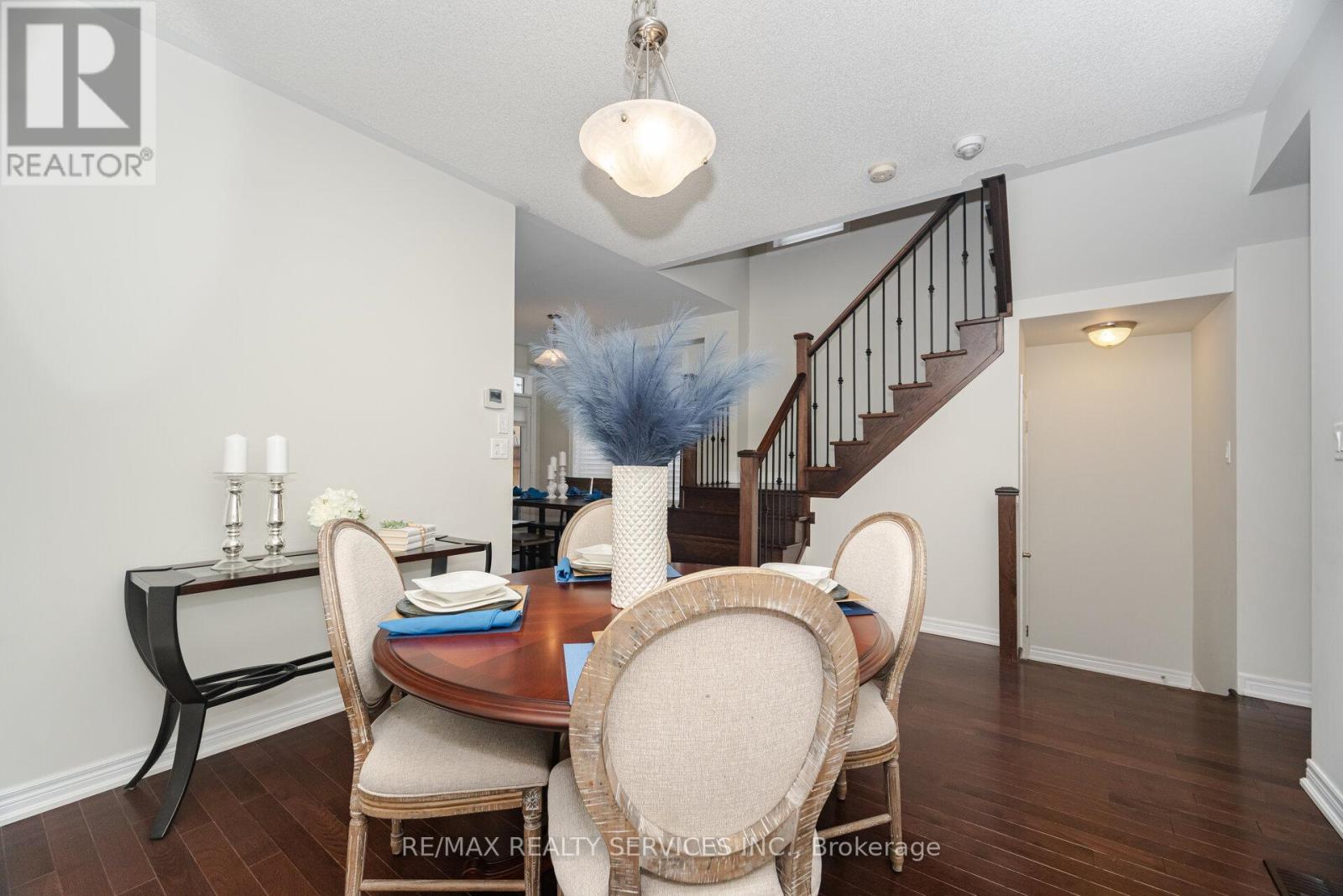 42 Abigail Crescent, Caledon, Ontario  L7L 2J3 - Photo 7 - W12169920
