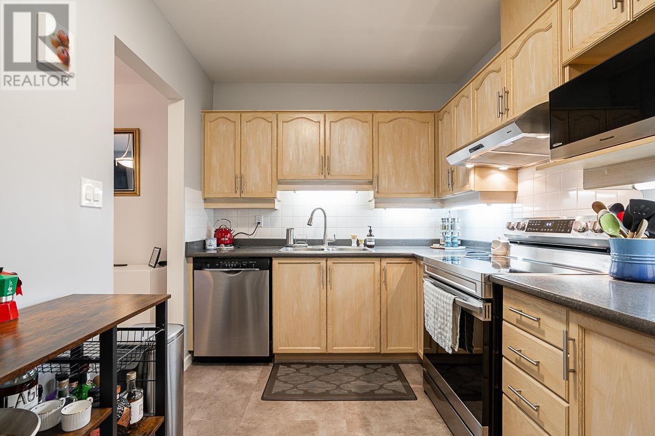 206 6742 Station Hill Court, Burnaby, British Columbia  V3N 4V2 - Photo 5 - R3006483