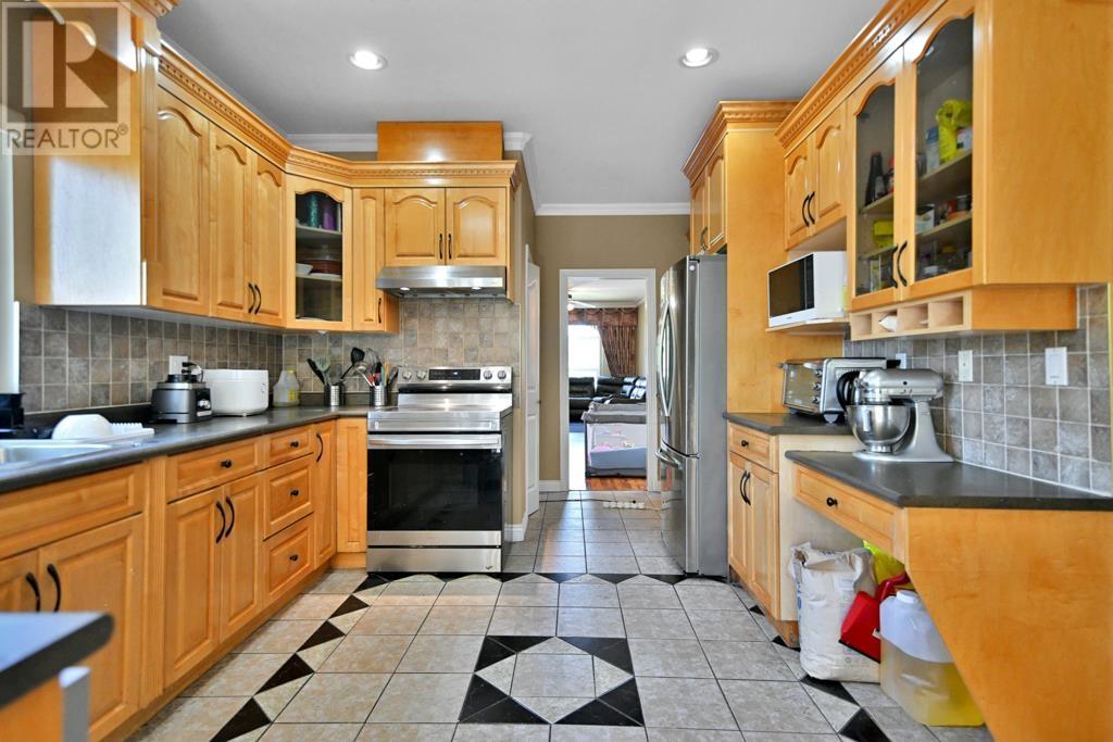 21008 Barker Avenue, Maple Ridge, British Columbia  V2X 8R6 - Photo 3 - R3006364