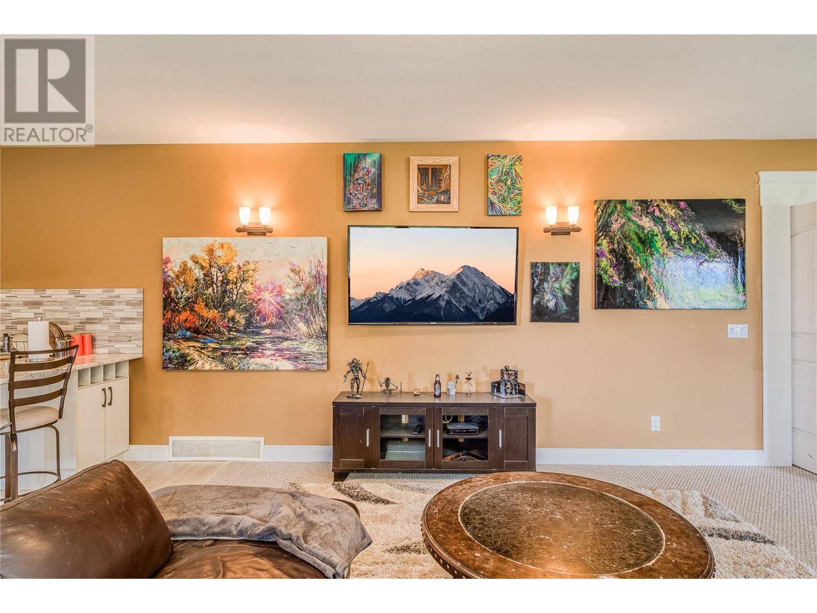 Property at 1084 Hume Avenue image 2
