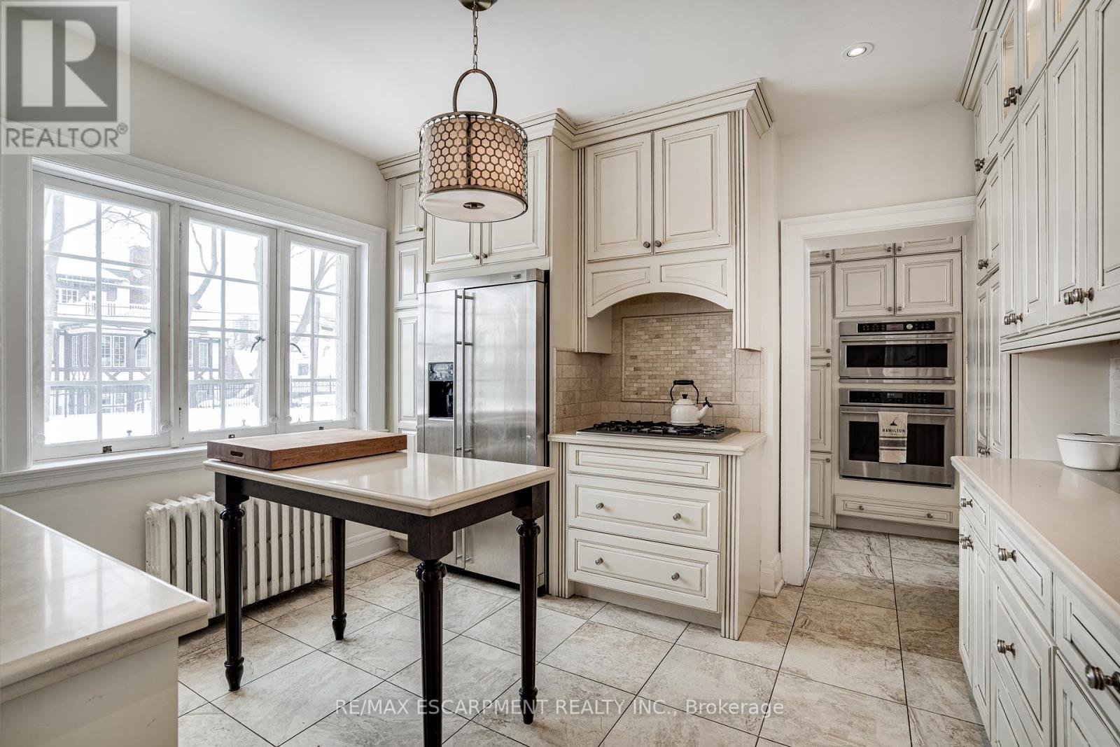 7 St. James Place, Hamilton, Ontario  L8P 2N4 - Photo 21 - X12169882