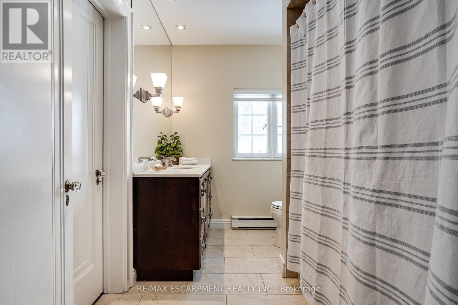 7 St. James Place, Hamilton, Ontario  L8P 2N4 - Photo 33 - X12169882