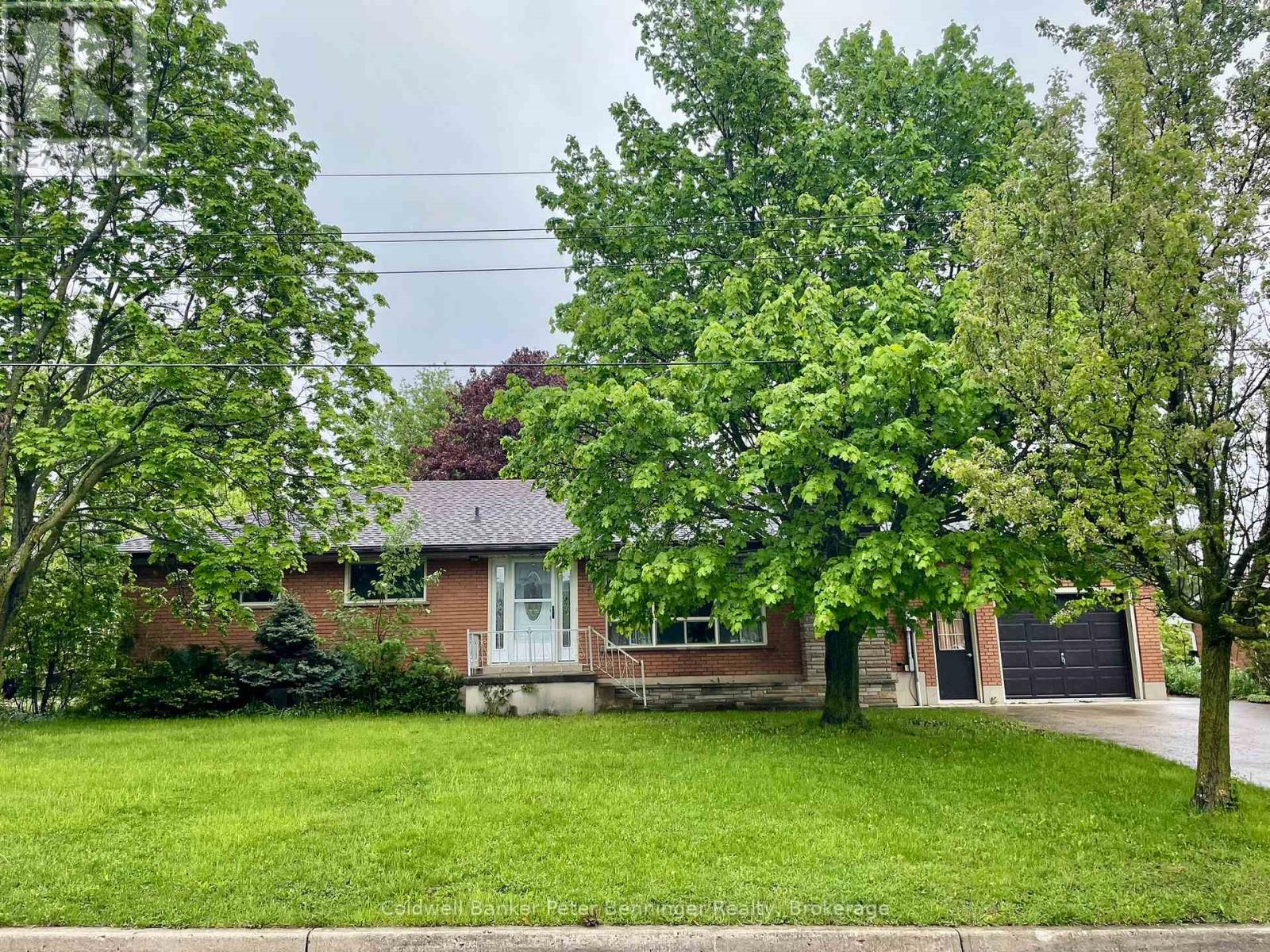 11 PARK STREET, Brockton, Ontario