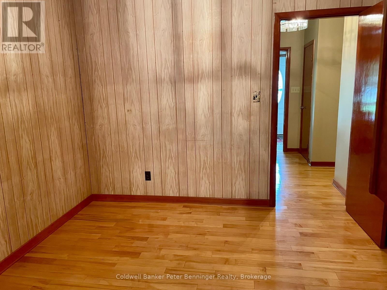 11 Park Street, Brockton, Ontario  N0G 2V0 - Photo 11 - X12169965