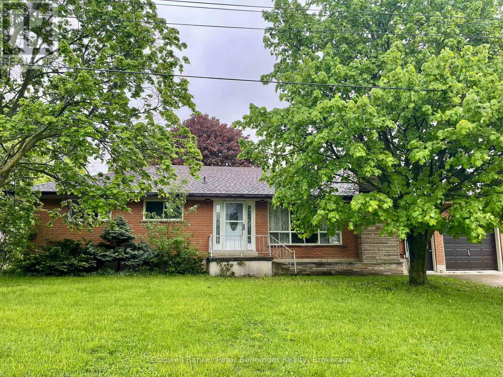 11 Park Street, Brockton, Ontario  N0G 2V0 - Photo 2 - X12169965