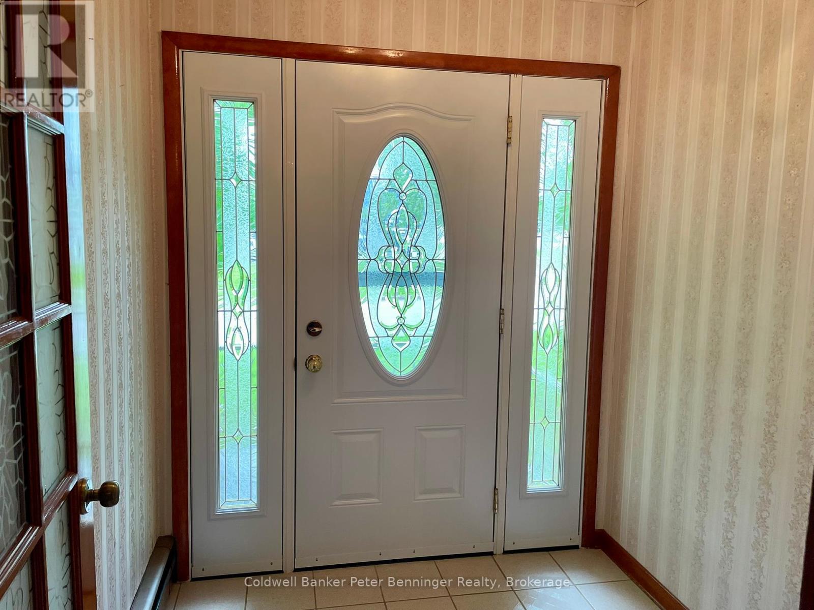 11 Park Street, Brockton, Ontario  N0G 2V0 - Photo 3 - X12169965