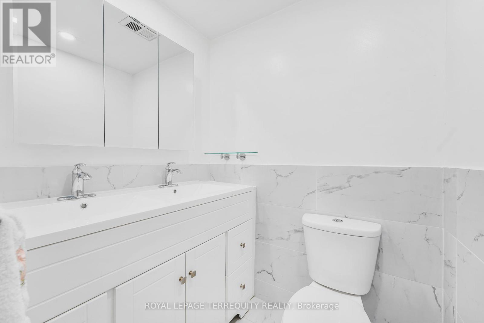 1702 - 8 Lisa Street, Brampton, Ontario  L6T 4S6 - Photo 19 - W12169910