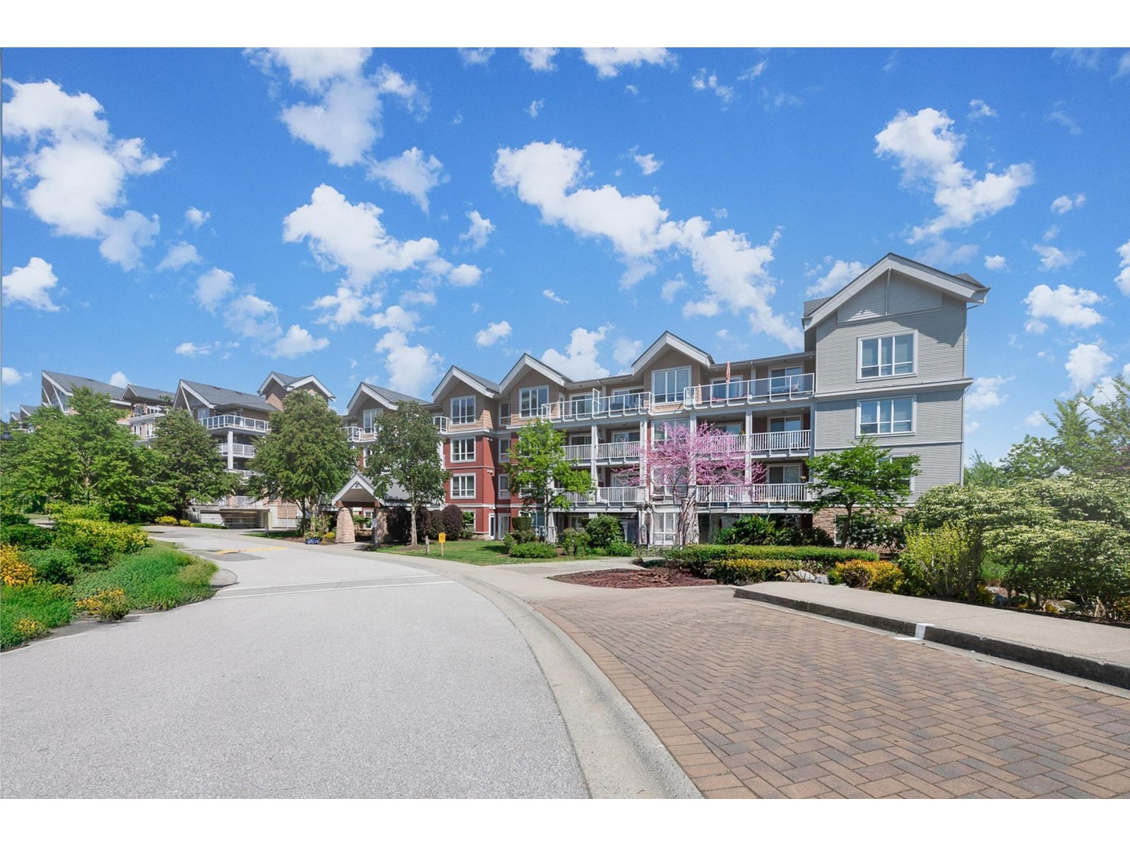 108 6450 194 Street, Surrey, British Columbia  V4N 6J8 - Photo 2 - R3006108