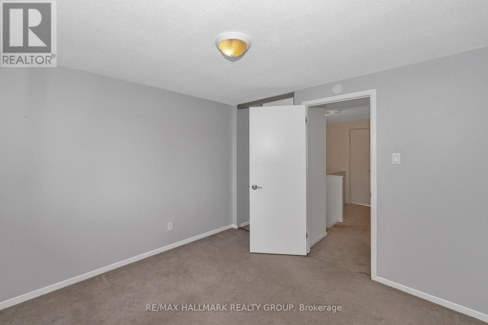 247 Pickford Drive, Ottawa, Ontario  K2L 2C6 - Photo 17 - X12169962