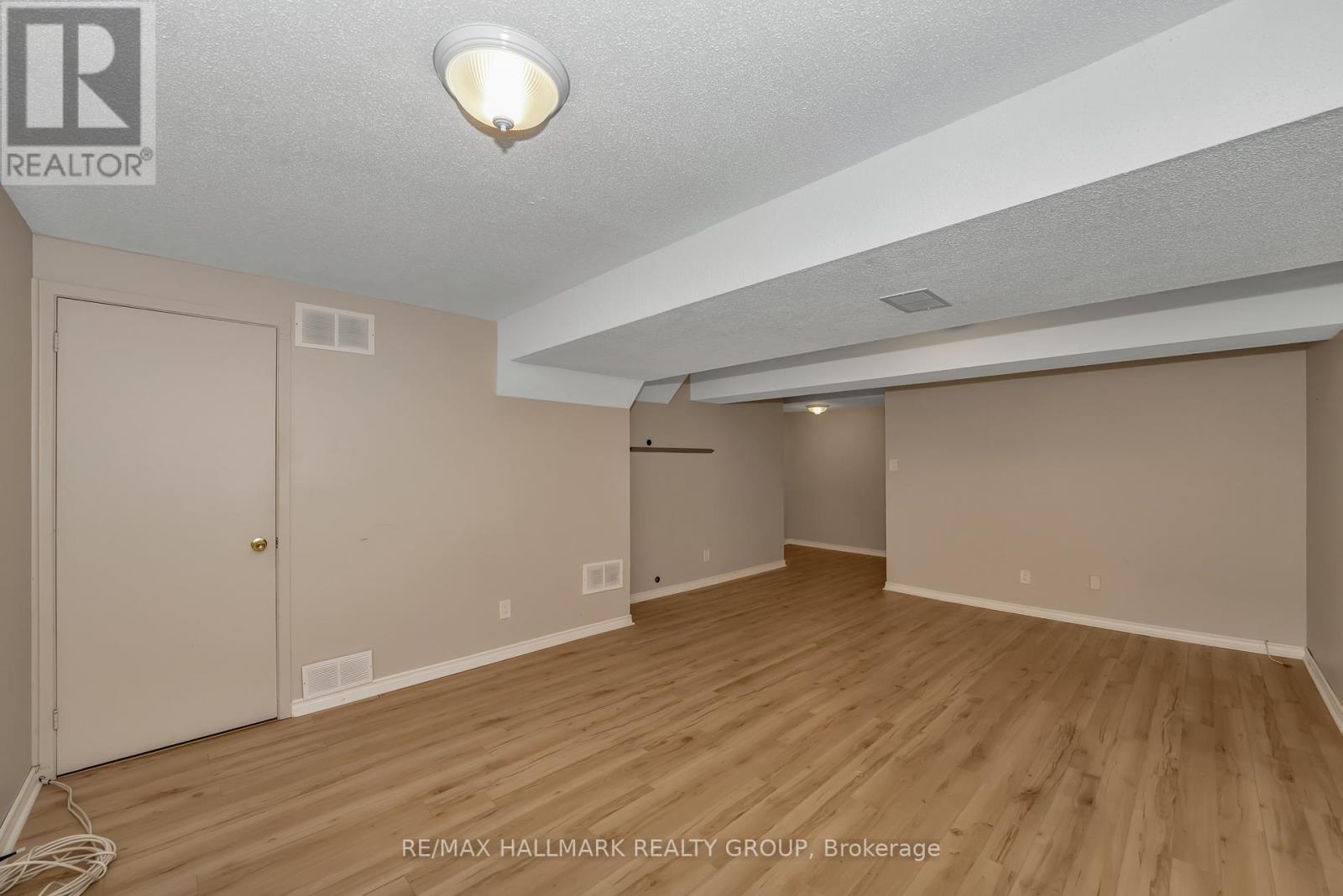 247 Pickford Drive, Ottawa, Ontario  K2L 2C6 - Photo 25 - X12169962