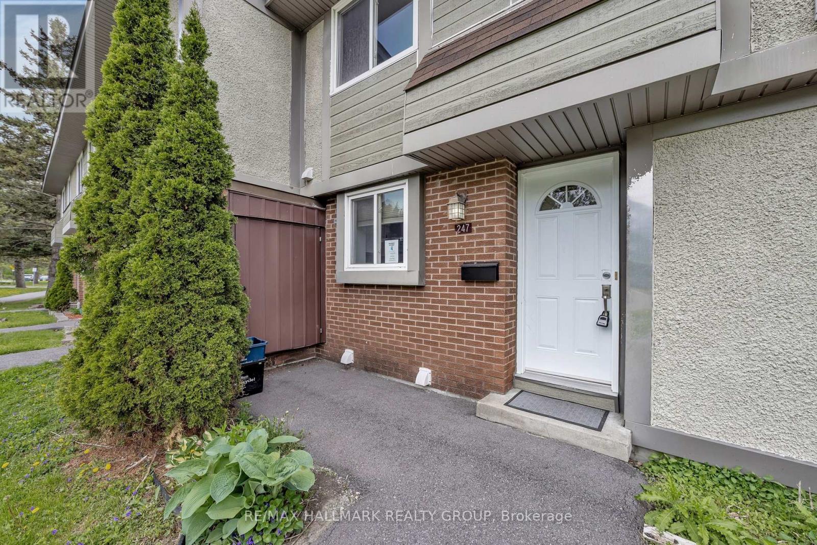 247 Pickford Drive, Ottawa, Ontario  K2L 2C6 - Photo 3 - X12169962