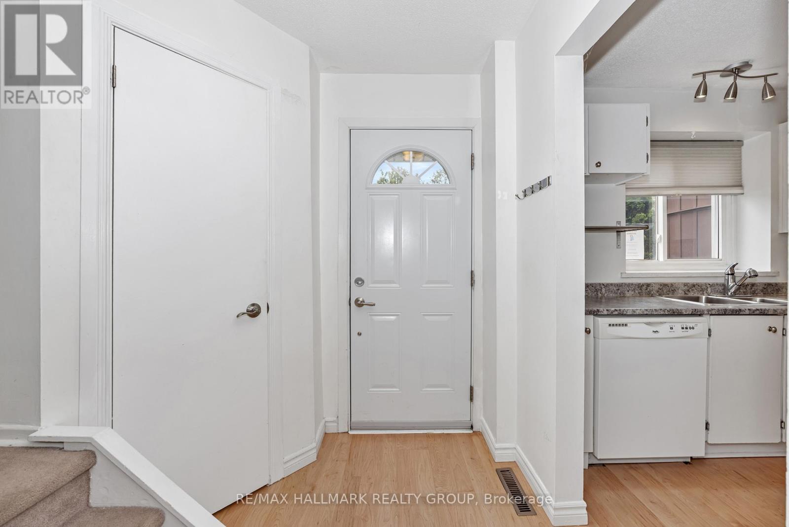Property at 247 PICKFORD DRIVE image 4