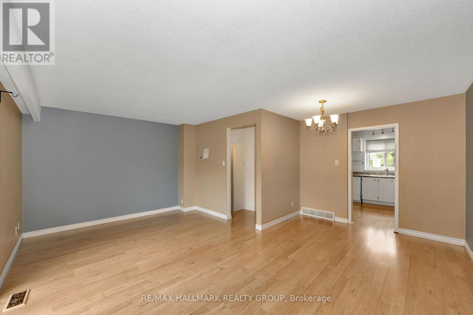 247 Pickford Drive, Ottawa, Ontario  K2L 2C6 - Photo 8 - X12169962