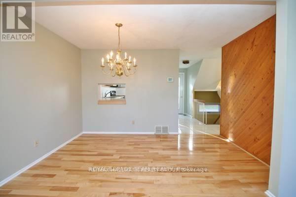 73 - 1957 Stonehenge Crescent E, Ottawa, Ontario  K1B 4N7 - Photo 8 - X12170031