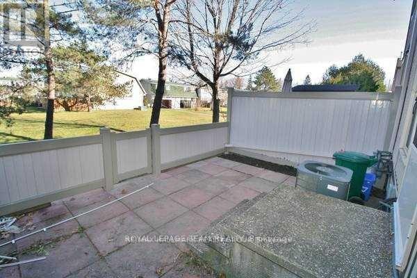 73 - 1957 Stonehenge Crescent E, Ottawa, Ontario  K1B 4N7 - Photo 9 - X12170031