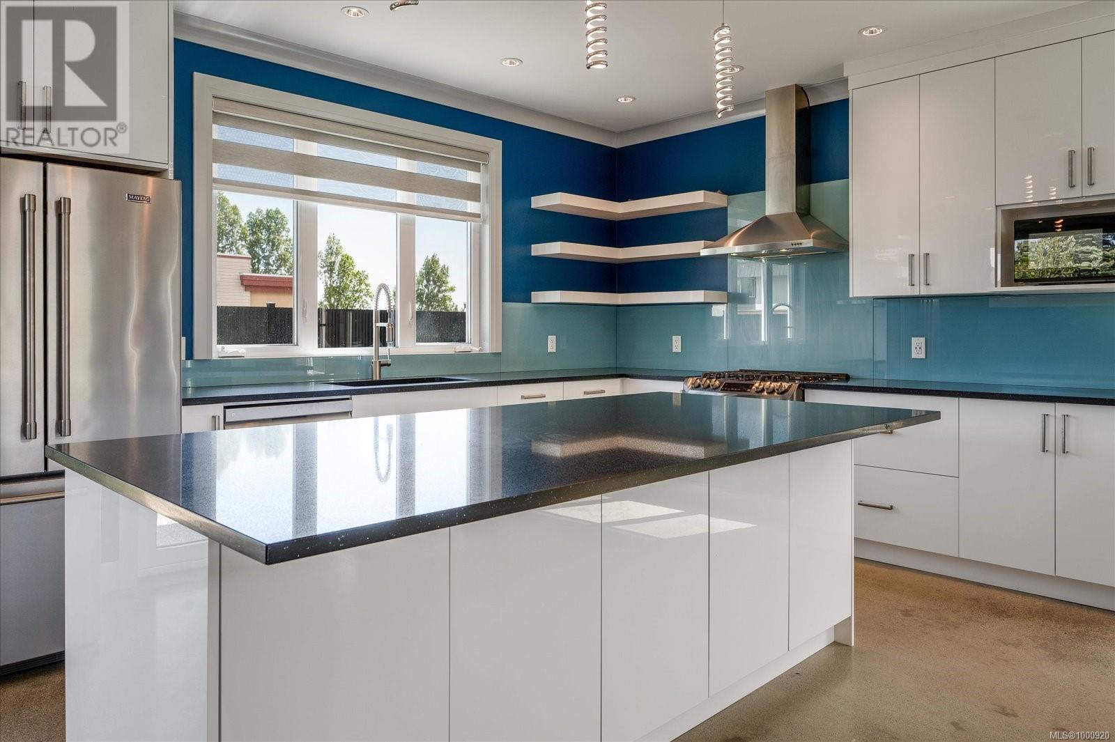 Property at 628 Lance Pl image 3