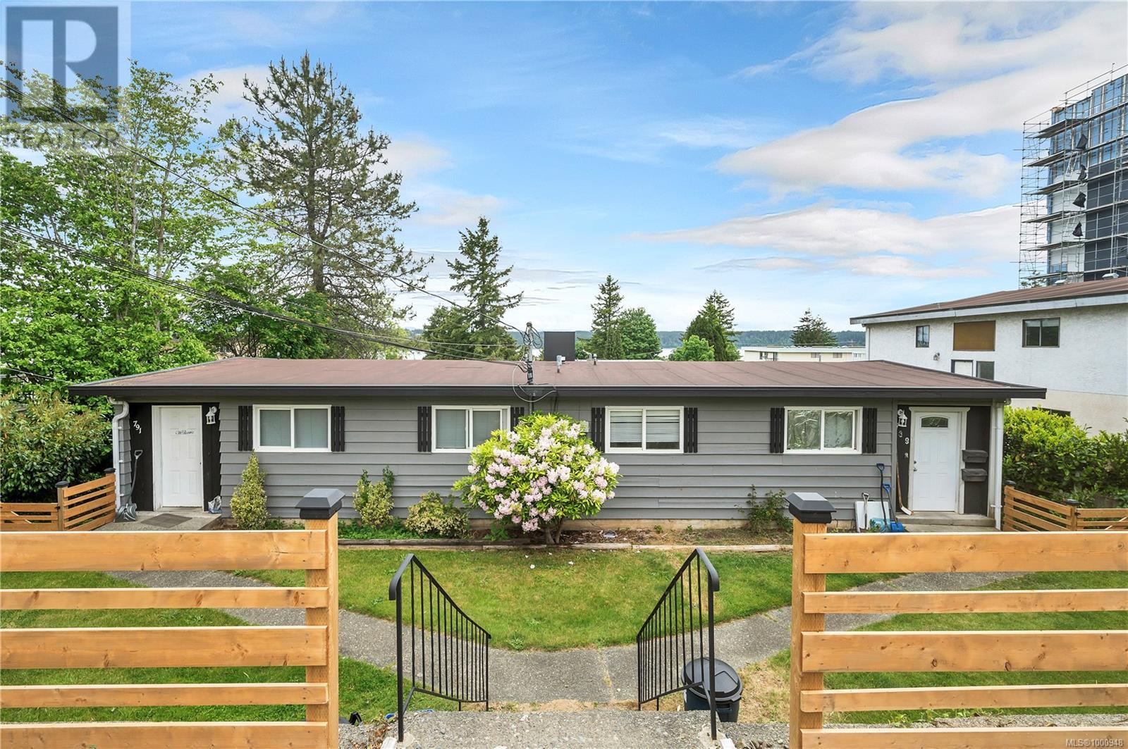 Property at 791 Birch St image 3
